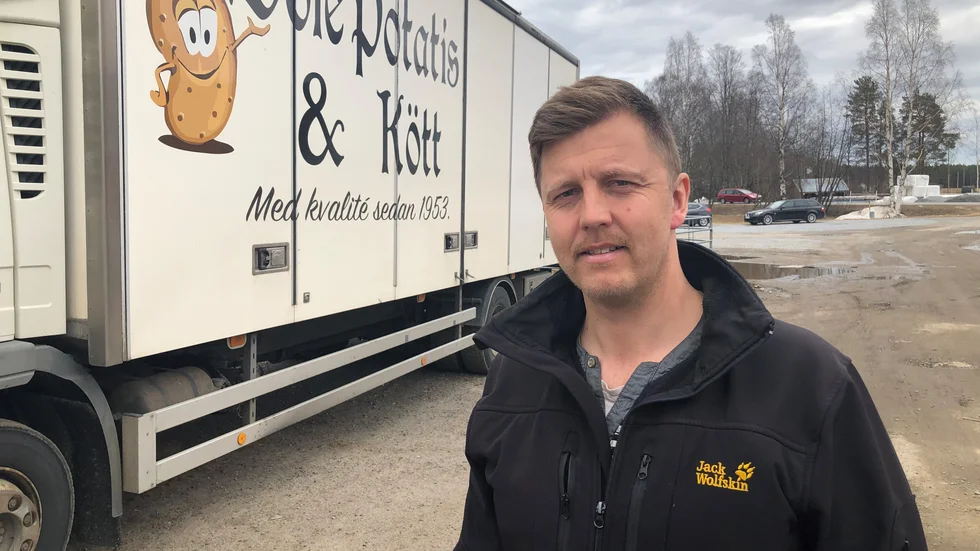 Markus Levander, ägare av Böle potatis och kött, höll på att hamna i handgemäng när han skulle konfrontera en person som försåg sig med potatis ur landet. (Arkivbild)
