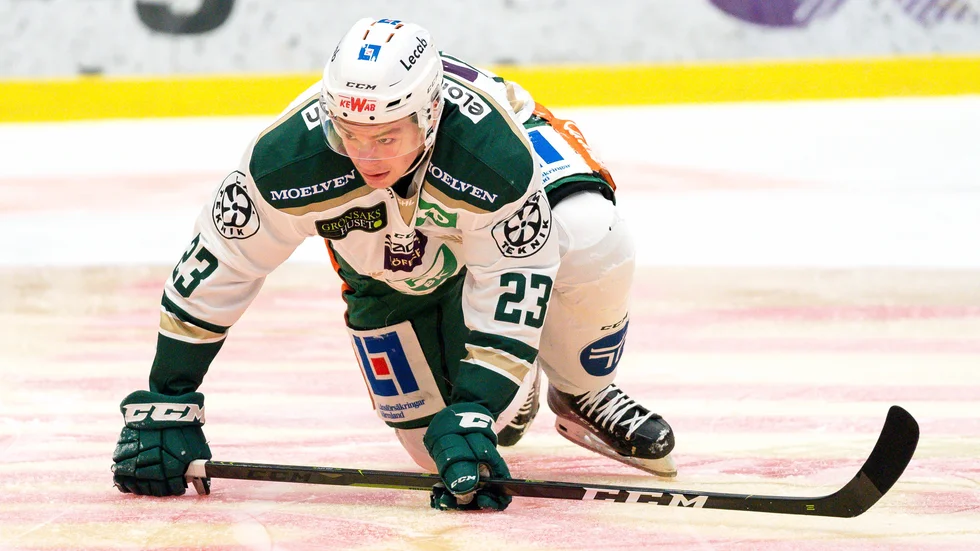 Victor Sandberg har gjort totalt 13 SHL-matcher för Färjestads BK. Nu är han klar för Visby Roma.