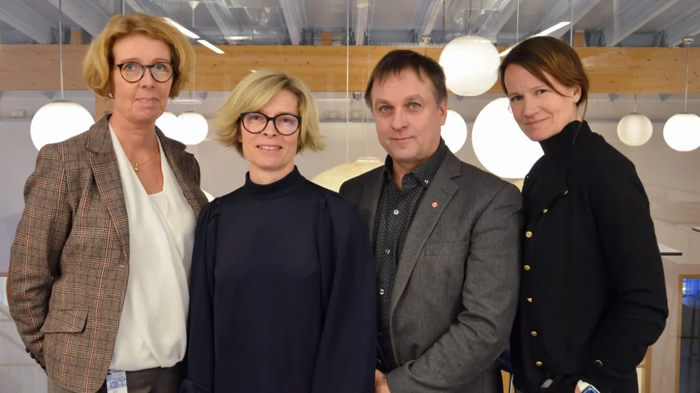 Veronika Sundström, universitetsdirektör på Luleå tekniska universitet, Birgitta Bergvall-Kåreborn, rektor, Lorents Burman, kommunalråd i Skellefteå, och Kristina Sundin Jonsson, kommundirektör i Skellefteå.