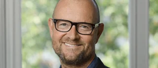 Max ansöker om att få servera öl på Krysset
