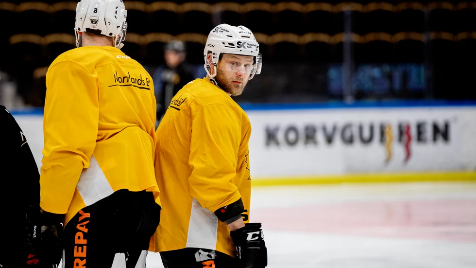 "Han har betytt mycket för laget", säger Oscar Möller om tränaren Tommy Samuelsson.