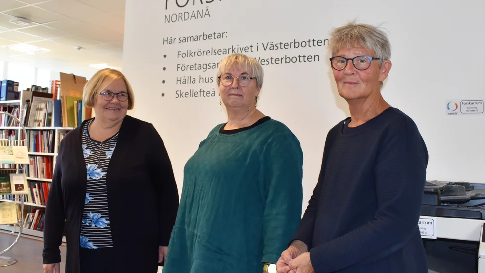 Gräver efter fakta, det gör Margareta Andersson, Monica Åkerström och Kerstin Oscarson. 