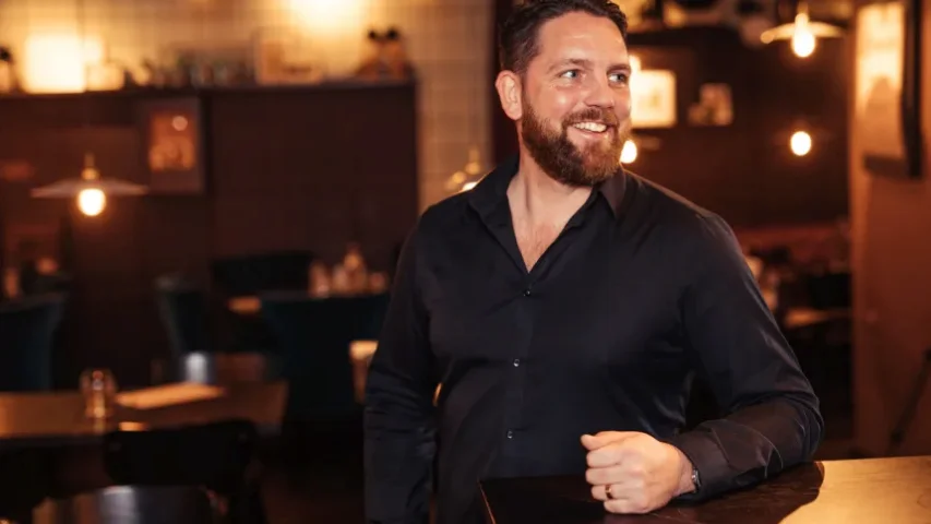 Fredrik Borén, etableringsansvarig på Harrys, säger att de hoppas öppna i Skellefteå innan hösten 2020. 
