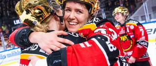 Lagkamraternas hyllning till Karvinen