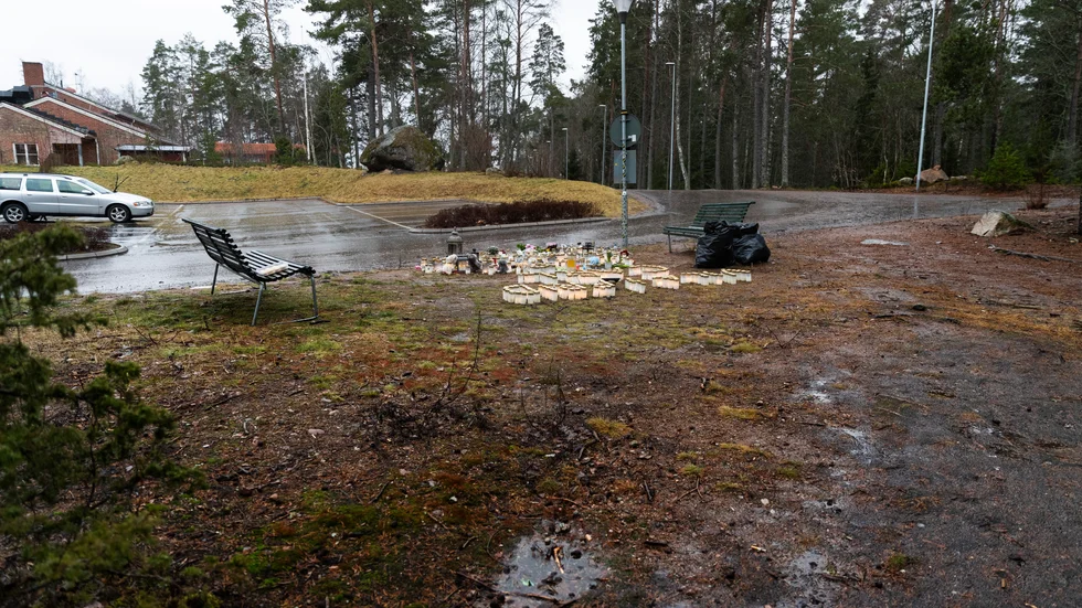 16-åringen knivhöggs till döds utomhus i Björklinge.