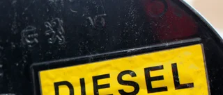 Fräck dieseltjuv slangade från buss – ertappades och sprang