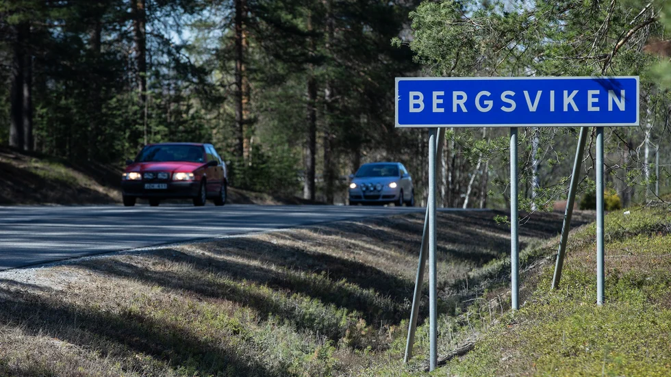 Det var någonstans i Bergsviken som mannen ska ha gett sig på kvinnan. Han nekar till försök till människorov men erkänner misshandel.