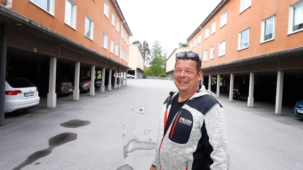 Krister Back, fastighetsskötare hos Falken fastigheter, säger att det blivit flera positiva reaktioner efter beskedet om hyresreduktion.