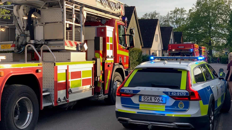 En svårsläckt brand rasade i en villa i Sturefors strax söder om Linköping.