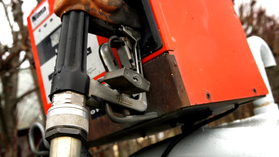 Fem dieseltankar tömdes på drivmedel i Ulvhäll (genrebild).