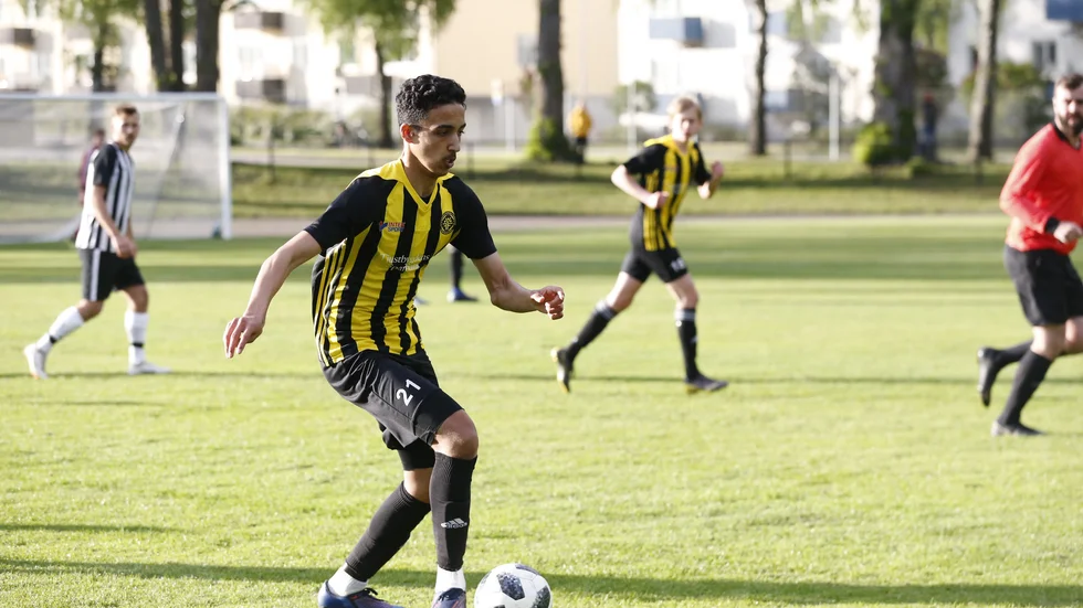 Faiz Benatallah lämnar VFF för division 2-laget Husqvarna FF.