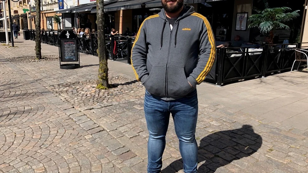Ströget café och bistro har redan öppnat sin uteservering. Enligt Matius Abdulahad är gästerna duktiga på att hålla avstånd mellan varandra.