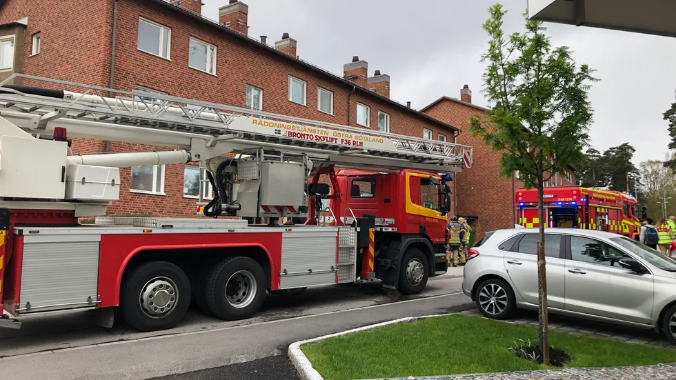 Räddningstjänsten fick rycka ut på brand i en lägenhet i Åby på tisdagen.