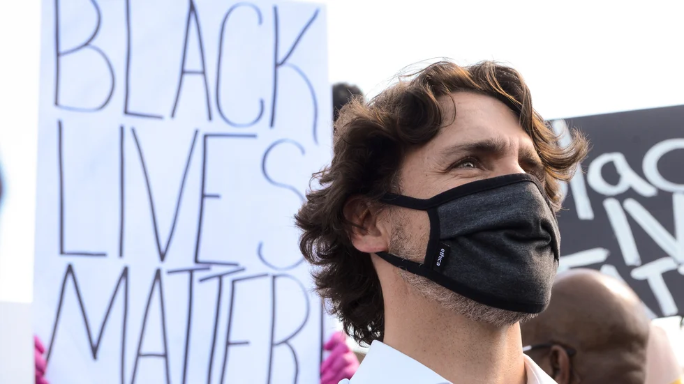 Kanadas premiärminister Justin Trudeau medverkade vid en Black lives matter-protest i huvudstaden Ottawa i fredags.