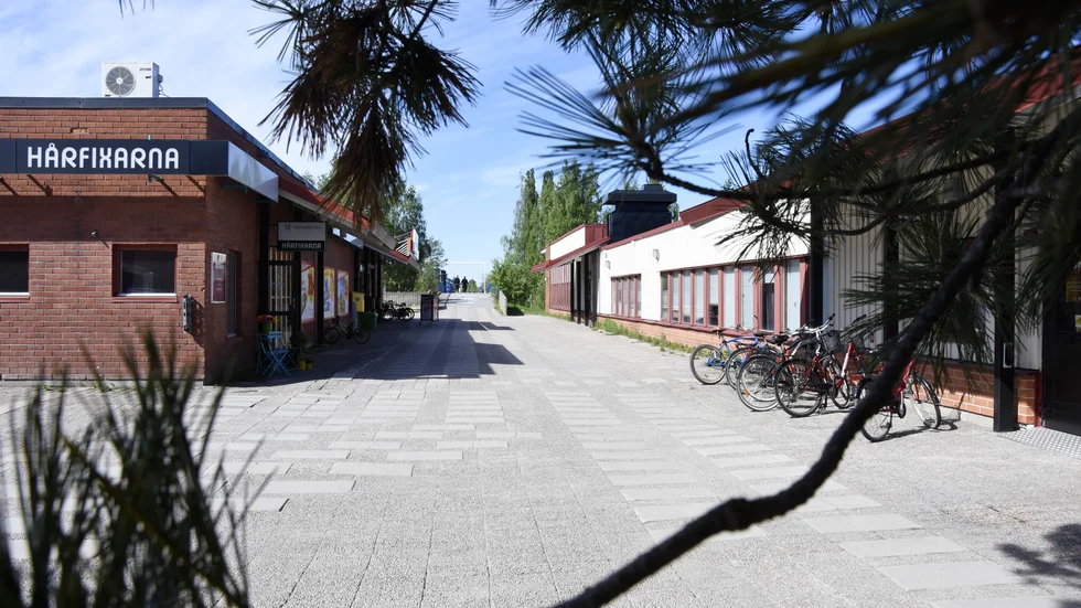 Kuriren 6 juli 2020; "Man måste göra området mer attraktivt. Porsön ser ut som ett bombnedslag".