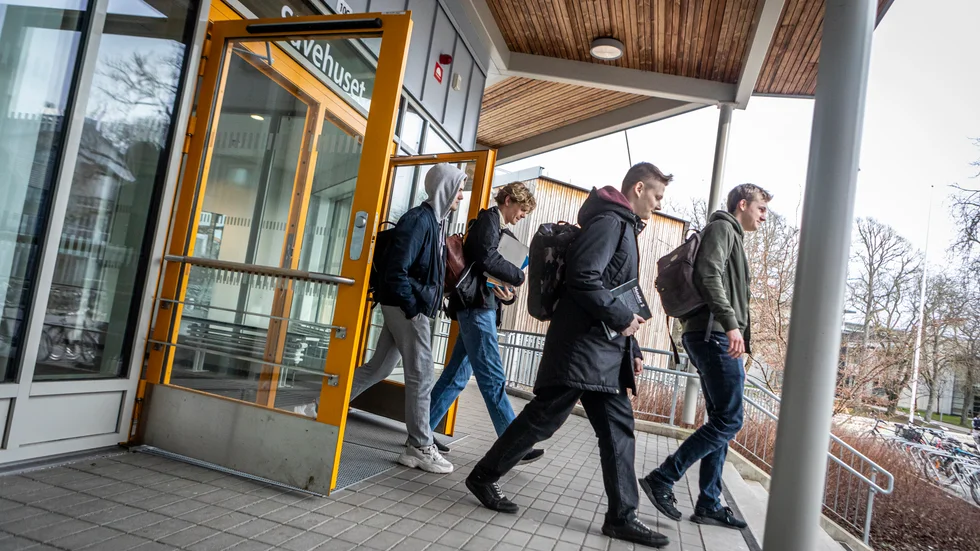 Wisbygymnasiet krymper med 18 platser nästa år, men kommer trots det att ha ett lika stort utbud av program och inriktningar som tidigare. 