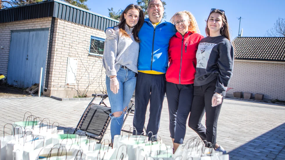 Cancerdrabbade Roger Erixon har skapat sin stiftelse Relight där cancerdrabbade gotlänningar kan söka bidrag. Tillsammans med döttrarna Tuva och Elsa och frun Anniken delade han ut sina påskpåsar på skärtorsdagen.