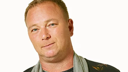 Dansbandet Casanovas släppte nyligen låten "Mota Olle i grind (Amanda Lind)".

Gitarristen och sångaren Jimmy Lindberg (bilden) säger att låten är som en vädjan till kulturminister Amanda Lind (MP).