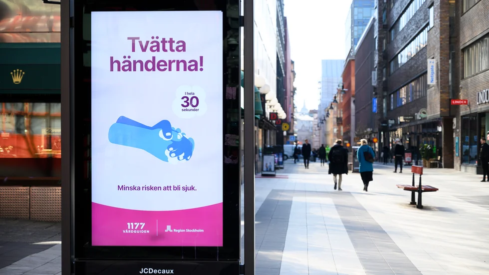 Nästan alla tillfrågade i en undersökning säger sig ha förändrat sitt beteende på ett eller annat sätt med anledning av coronaviruset. Arkivbild.