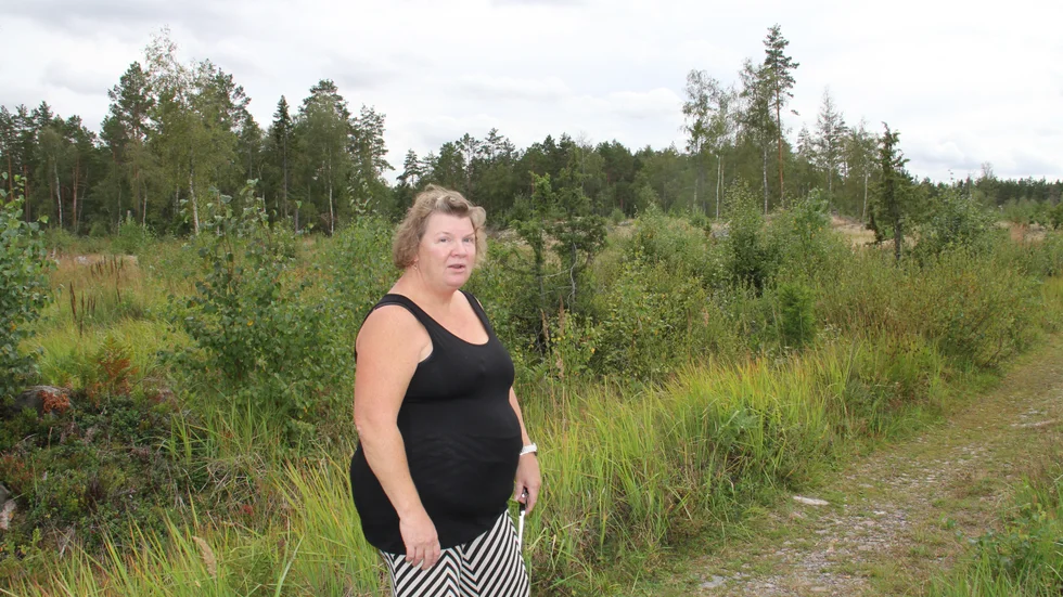 Helena Jansson bor ungefär 300 meter från där företaget vill anlägga byggavfallsdeponin. Hon är orolig för att vattnet i hennes brunn ska förorenas.