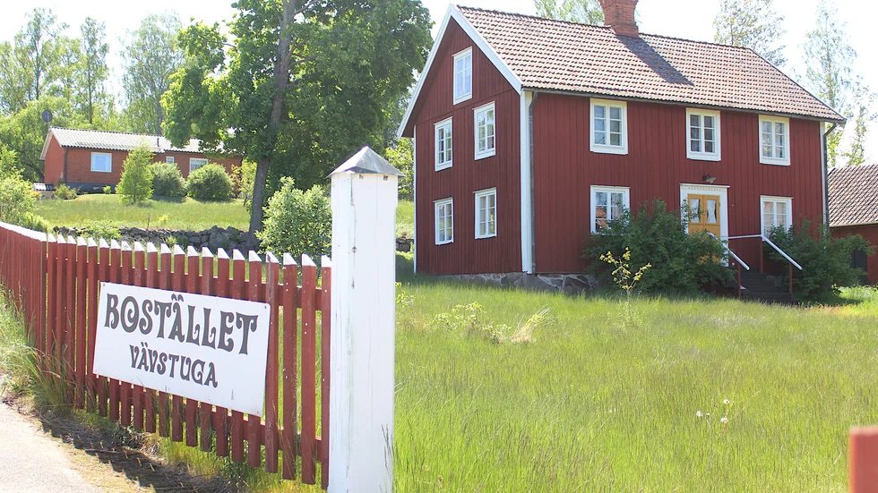 Bostället är till salu sedan kommunen lovat underlätta för hembygdsföreningen att sälja fastigheten. "Trodde aldrig det skulle gå så snabbt", säger ordförande Madelene K Askevik.