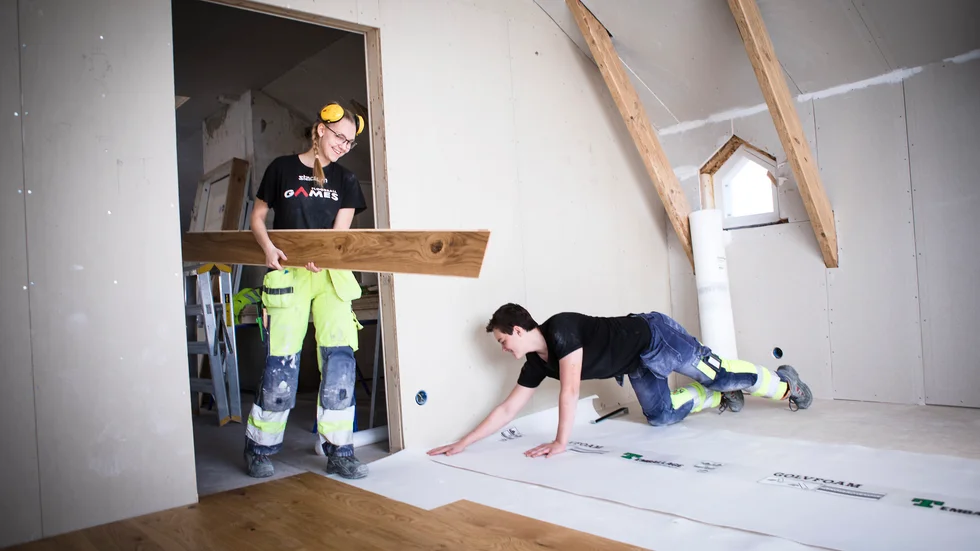 Debattörerna vill se en ökad satsning på byggutbildningar.