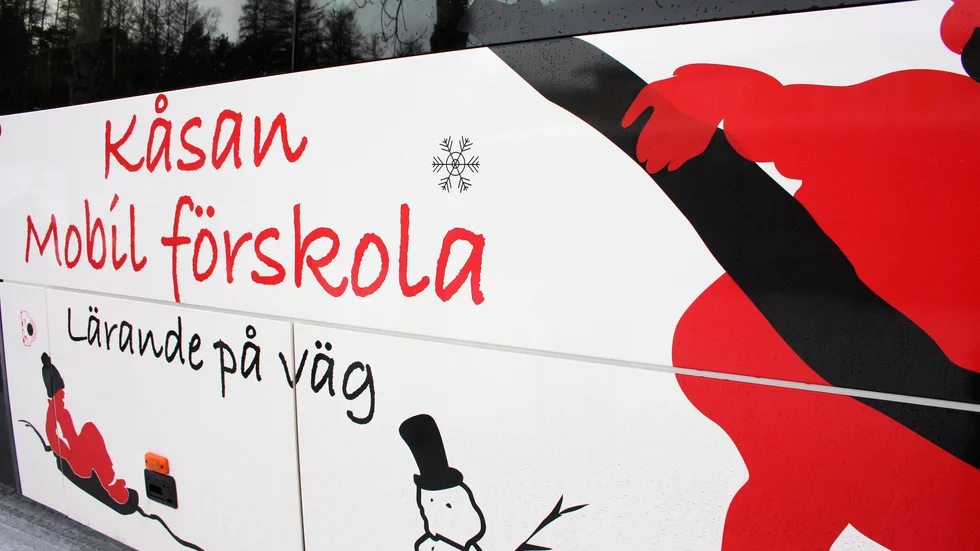 Förra året hyrdes tre förskolebussar in. Nu vill utbildningsförvaltningen köpa resterande tre.