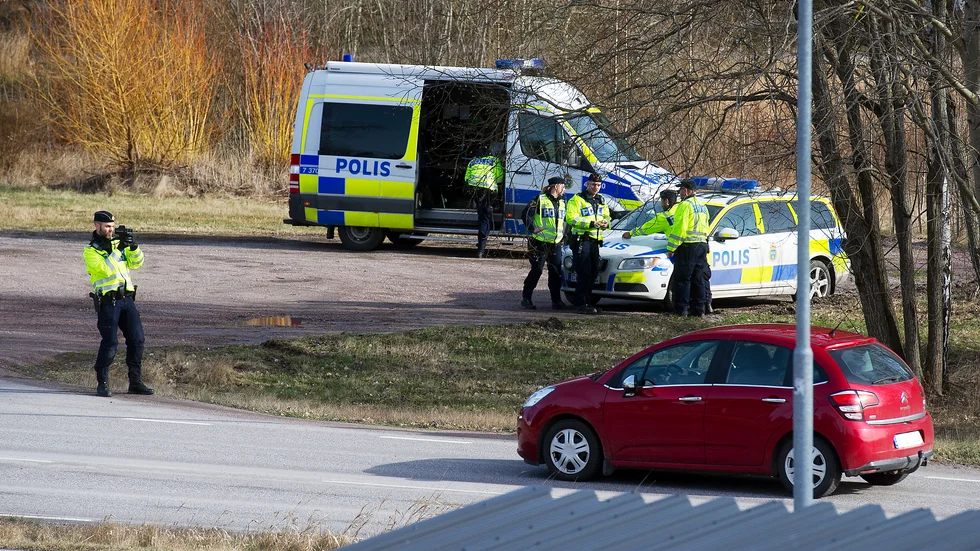 Polisen genomförde en rad kontroller i trafiken under fredagen. Det resulterade i både böter, indragna körkort och upprättande av anmälningar. Bilden är tagen vid ett helt annat tillfälle.