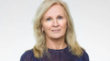 Lenita Granlund, omsorgschef, tycker att den dagliga verksamheten är för viktig för att stängas helt.