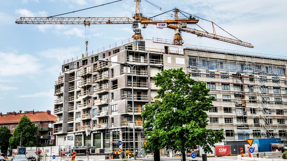 Antalet nybyggda bostäder föll kraftigt efter att regeringen infört ett andra amorteringskrav. 