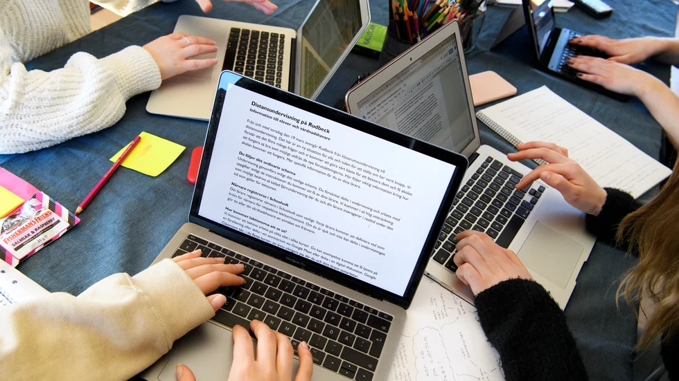Nu behöver Strängnäs politiker gå från vallöften och floskler till faktisk verkstad gällande skolan, skriver ett ombud för Lärarnas riksförbund.