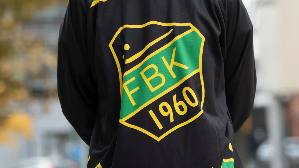 Oxelösundskillen Marcus Hillukkala stannar i elitserien.
