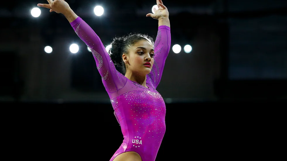 Laurie Hernandez, som tog ett guld och ett silver under OS i Rio 2016, är en av gymnasterna som har vittnat mot tränaren Maggie Haney. Den välmeriterade Haney stängs av i åtta år efter anklagelser om psykisk misshandel. Arkivbild.