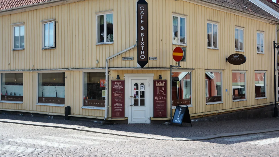 Café och Bistro Royal är orolga för att det inte kommer att gå runt efter beskedet.