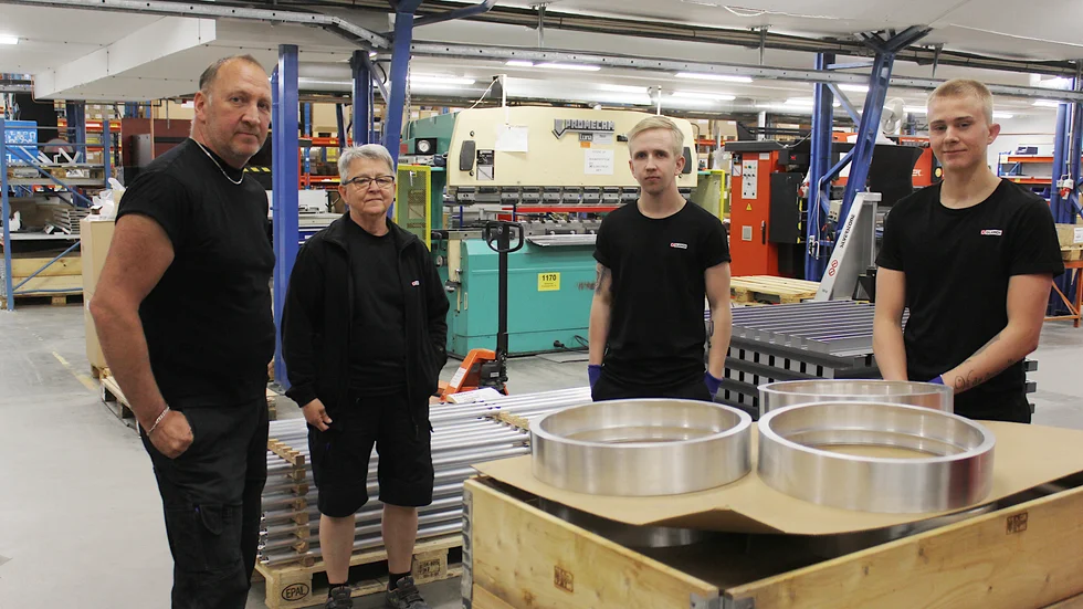 Michael Nordsten, Lena Arvidsson, Mattias Zeilon och Kevin Hultman delar med sig av sina tankar kring att Glamox fabrik i Målilla ska läggas ner. "Vi hade nog alla tagit det bättre om fabriken gått dåligt".