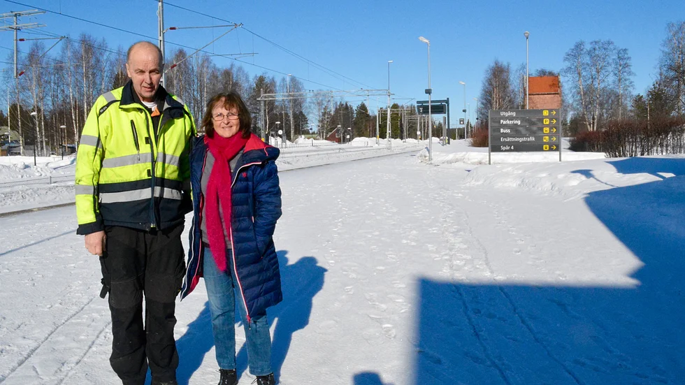 Gunnar och Maj-Britt tror att tåget att fått en del resenärer som valt bort flyget.