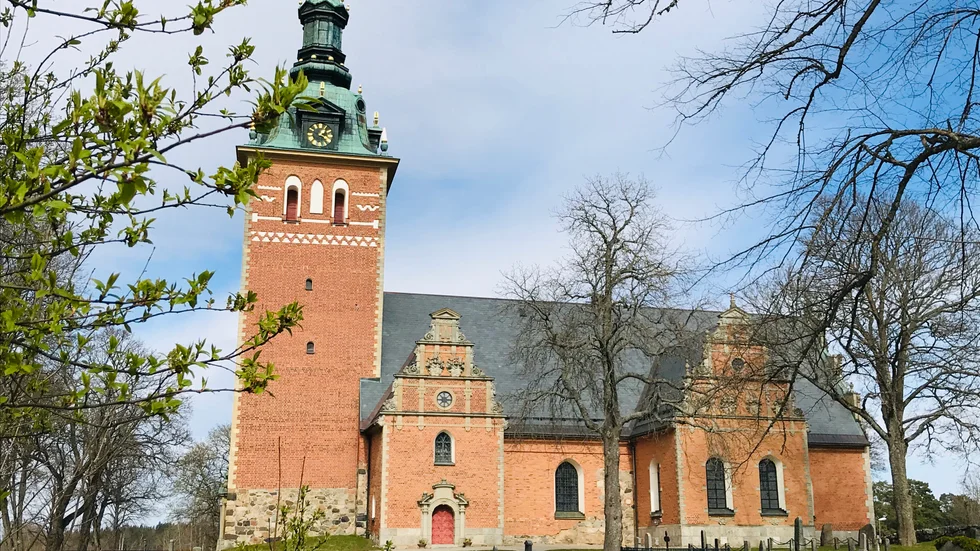 Jäders kyrka föreslås bli församlingens huvudkyrka. Den räknas som ett av landets främsta renässansverk, ombyggd i etapper under 1600-talet av rikskansler Oxenstierna, som ligger begravd i kyrkan.
