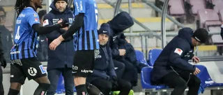 Spelare, ledare och personal permitteras