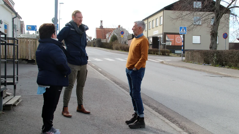Här är trion som i varsin kommundel samordnar den frivilliga hjälpen under coronakrisen - Annica Haag, Johan Henriksson och Anders Lind.