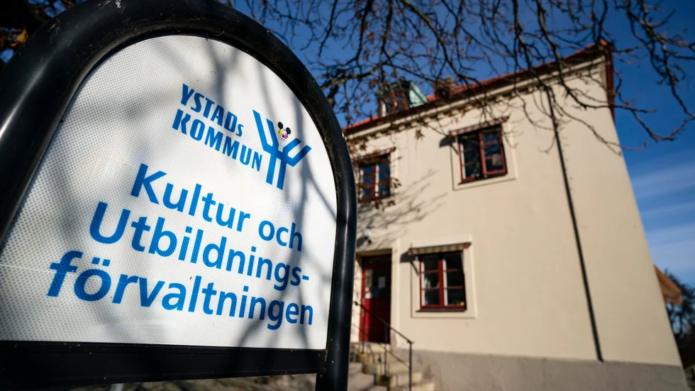 Efter att Ystads kommun begärt överprövning av polisens tidigare beslut att lägga ner förundersökningar mot de två föräldrar som misstänks ha isolerat sina barn från omvärlden återupptas förundersökningen mot paret. Arkivbild.
