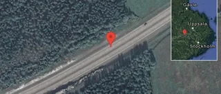 Singelolycka på E18 - vägen är helt avstängd