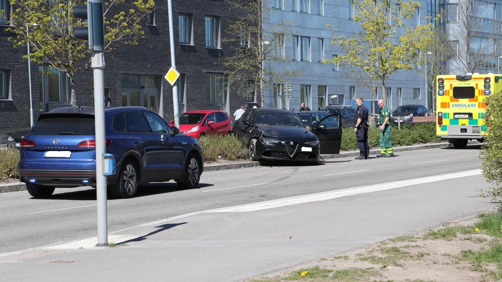 En trafikolycka inträffade på Fyrislundsgatan i höjd med Svärdliljegatan på lördagen.