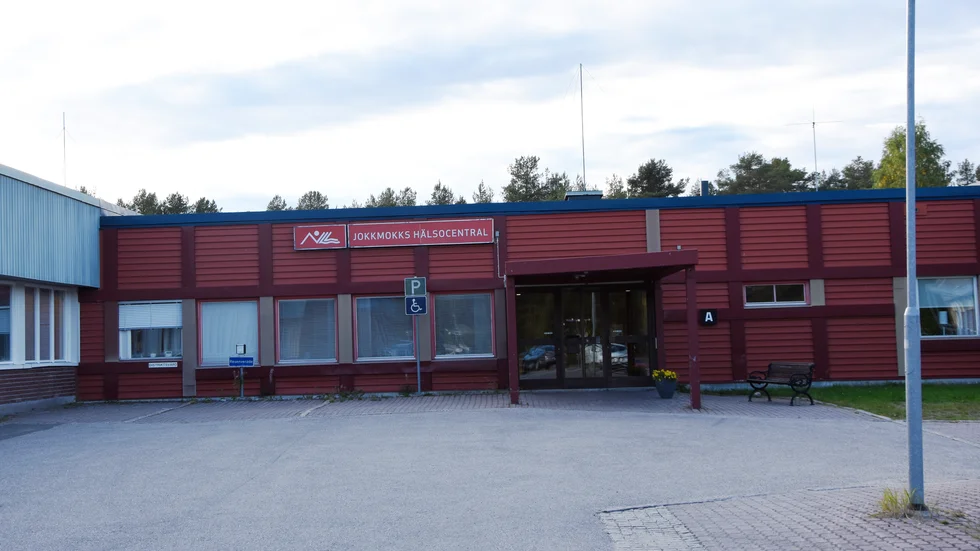 Jokkmokksborna har tagit strid för sin hälsocentral. Nu meddelar Region Norrbotten att de utökar öppettiderna under sommaren.