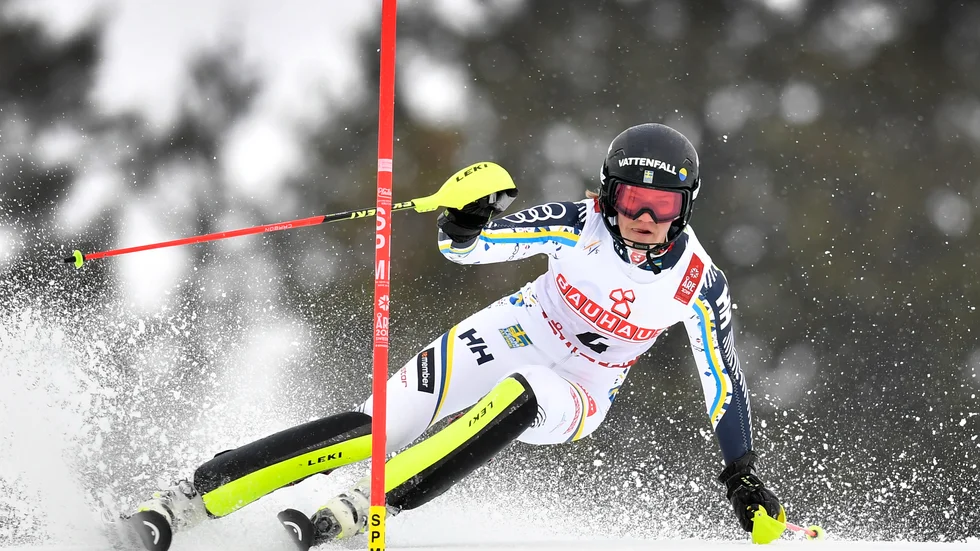 Anna Swenn-Larsson på väg mot den senaste svenska medaljen i alpina VM, silver i slalom i Åre 2019.