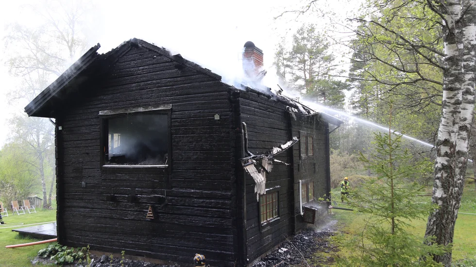 Enligt initala uppgifter fanns det spridningsrisk till den omkringliggande skogen.