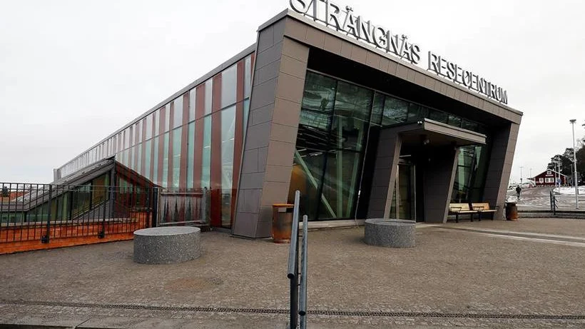 Jerker Melin i Strängnäs hoppas att någon tar initiativet och ordnar en julkonsert i Strängnäs resecentrum.