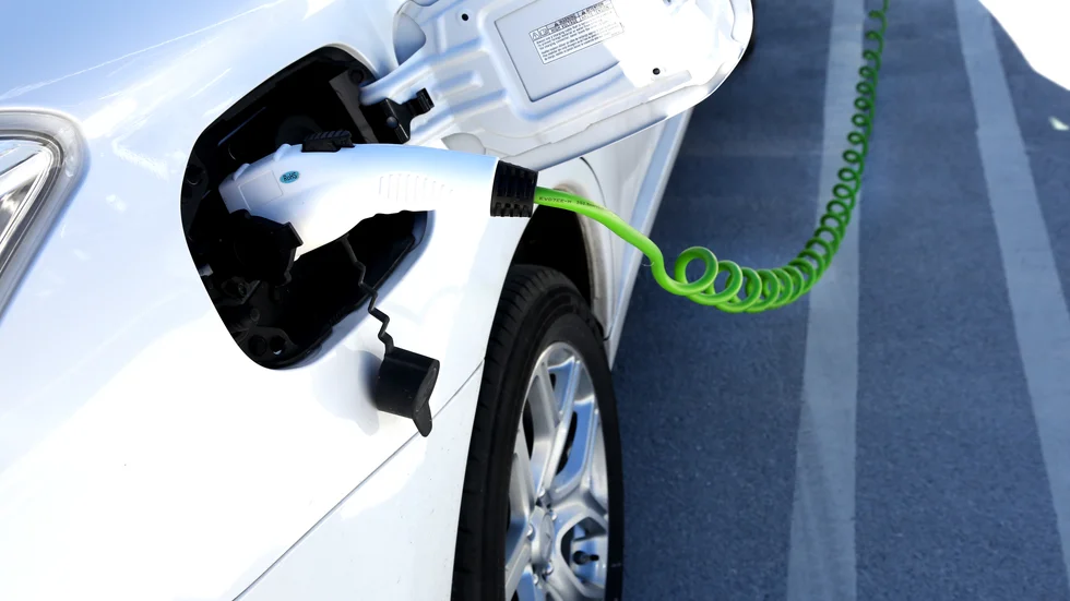 Klimatbonusbilar behöver inga subventioner anser debattören. 