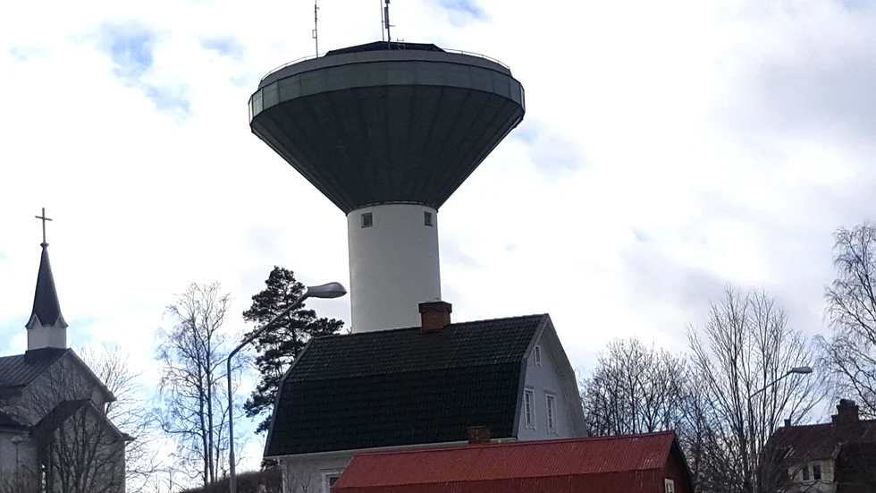 Det är ett stort underhålls- och ombyggnadsarbete av det här vattenverket i Örbyhus som orsakat problemen. 