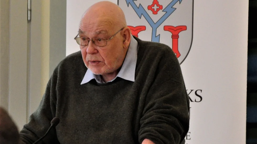 Kommunrevisor Lennart Albinsson äskade mer pengar för genomlysningen av kommunstyrelsens agerande.