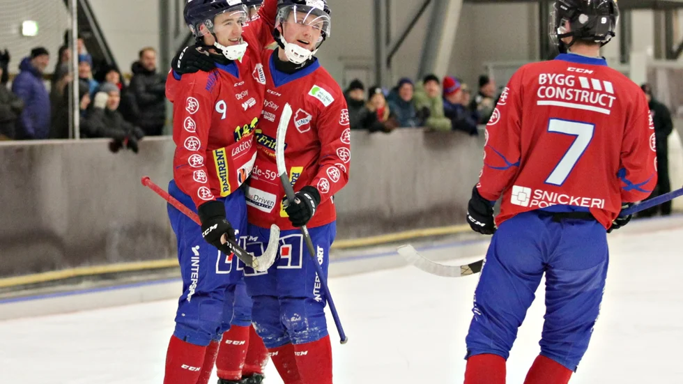 Unik bandy kommer fortsatt att granskas av licensnämnden. Det första beskedet från nämnden är att klubben nekas elitlicens.